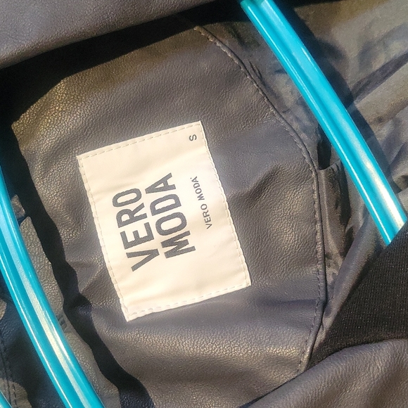 Leather Jacket - Picture 2 of 4